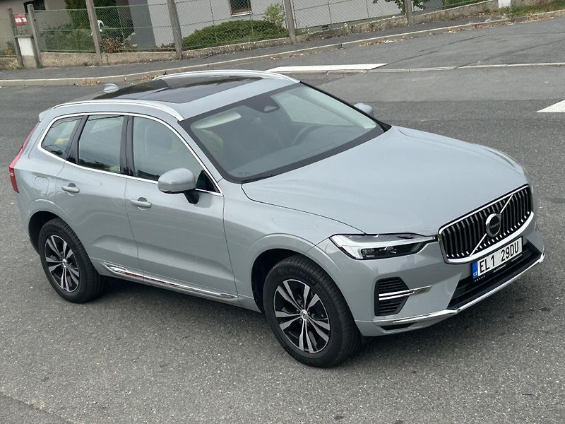 Volvo XC60 (2025) T6 RECHARGE PHEV 4WD ČR 1.maj  - fotka 5 z 46