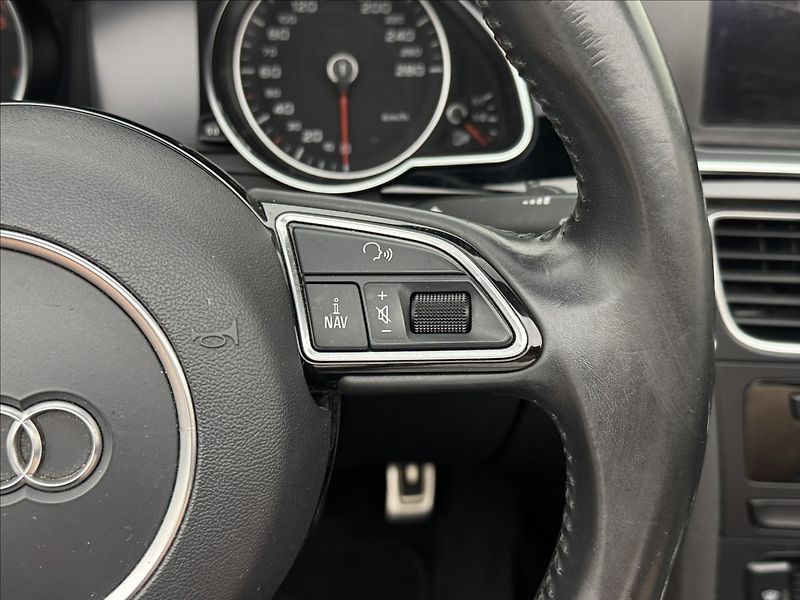 Audi A5 2,0 140kW S-LINE 4X4 VÝHŘEV TZ - fotka 16 z 50