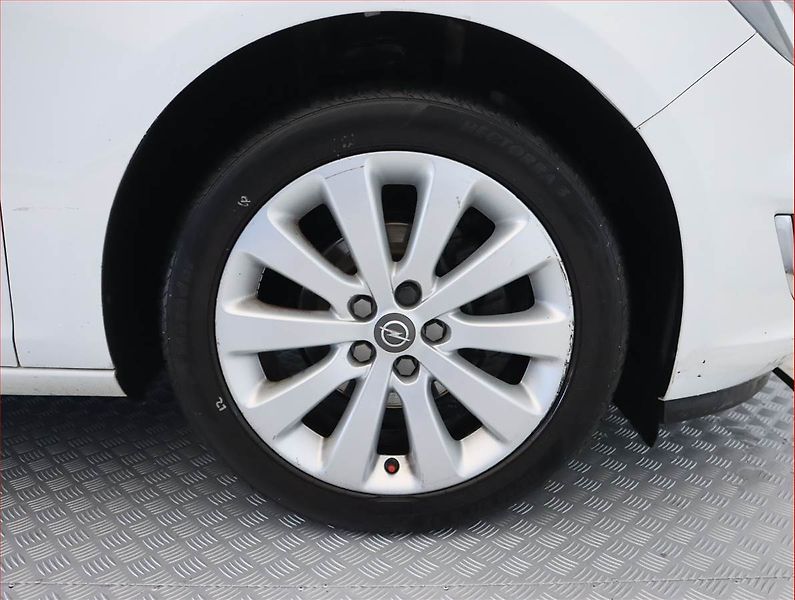 Opel Astra (2014) 1.4 T, Serv.kniha, Xenony - fotka 15 z 17