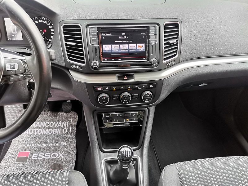 Volkswagen Sharan (2016) 1.4TSi 110kw LIFE 7míst - fotka 12 z 25
