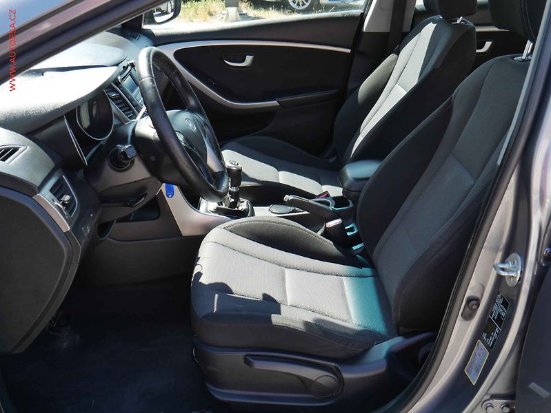 Hyundai i30 (2012) 1.6CVVT, 1.maj,ČR, AC, TZ - fotka 9 z 18