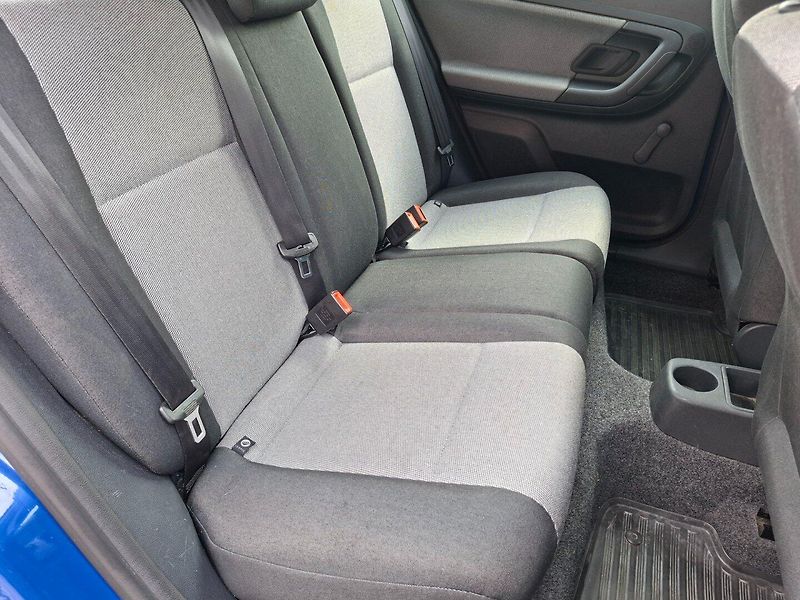 Škoda Fabia (2009) 1.2i 51kW -1.MAJITEL-KLIMA - fotka 19 z 23