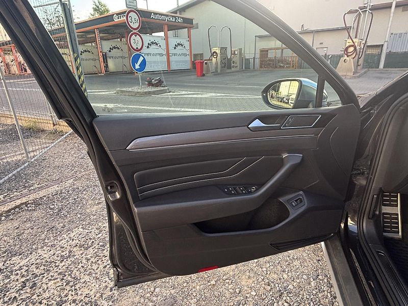 Volkswagen Passat (2021) VW Passat Alltrack 2.0 TDI 147 - fotka 12 z 19