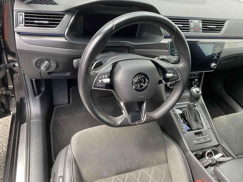 Škoda Superb (2023) 2.0 TSi, ČR, SportLine, DSG - fotka 13 z 23