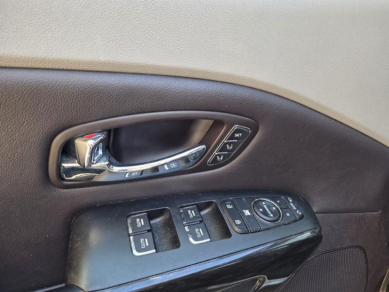 Kia Carnival 3.3-8míst-2.řada 3sedadla - fotka 7 z 16