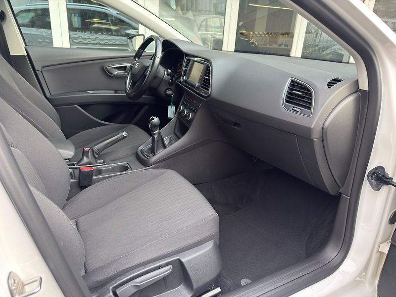 Seat Leon (2016) 1.6 TDI Style - fotka 10 z 25