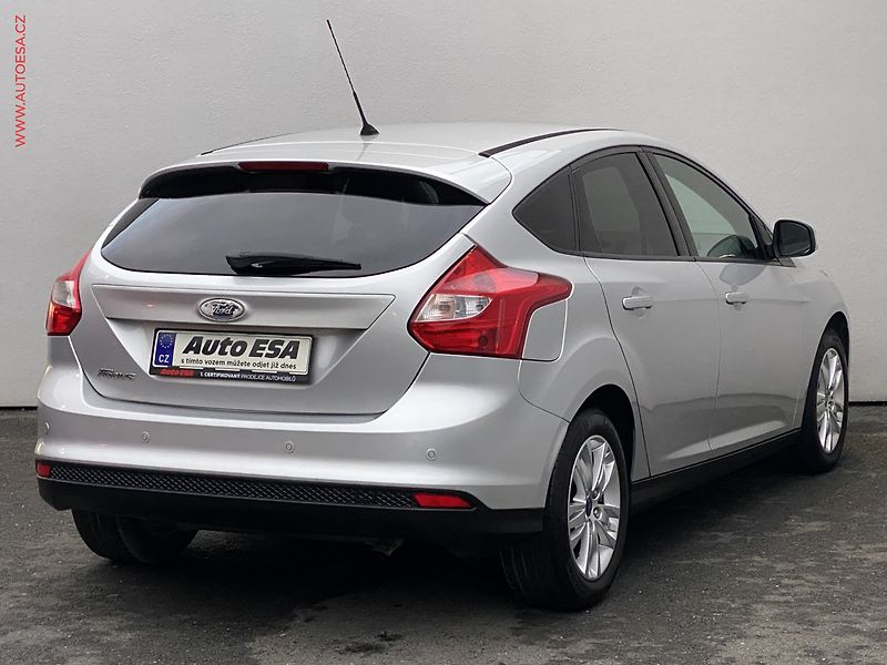Ford Focus (2012) 1.6 Ti-VCT, Trend, AC, park. - fotka 4 z 15