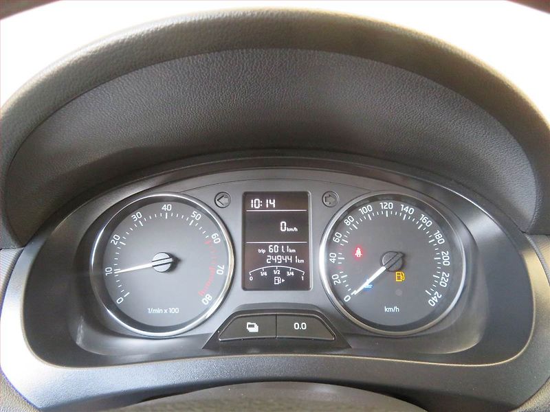 Škoda Rapid (2013) 1.2 TSI, Serv.kniha, Tempomat - fotka 11 z 15