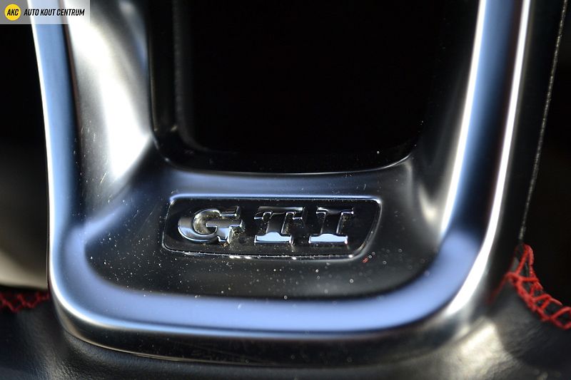 Volkswagen Golf VII    2.0TSI -162KW   GTI - fotka 30 z 39