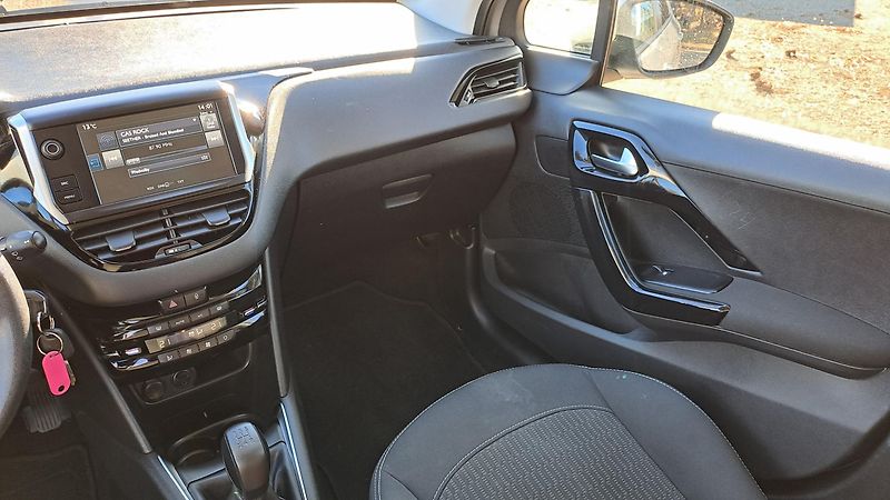 Peugeot 208 1.2 PureTech Active - fotka 16 z 26
