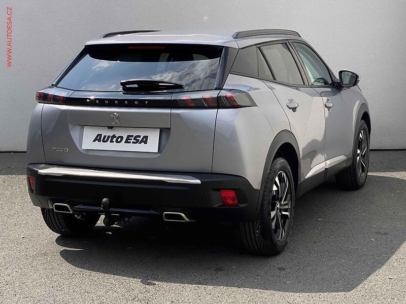 Peugeot 2008 (2020) 1.2PT, Allure, TZ, navi - fotka 4 z 17