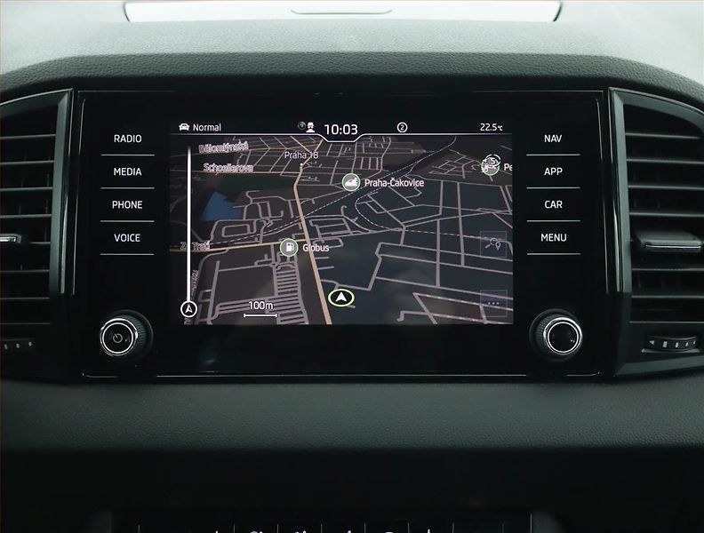 Škoda Karoq (2023) Sportline 1.5 TSI - fotka 12 z 16
