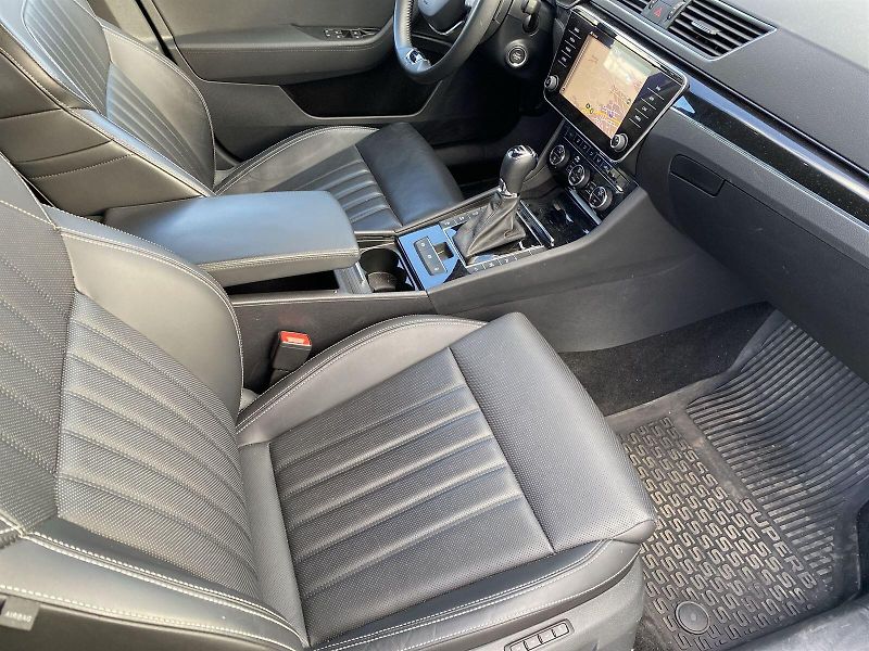 Škoda Superb (2023) Combi 2.0 TDI 4x4 DSG L&K - fotka 8 z 41
