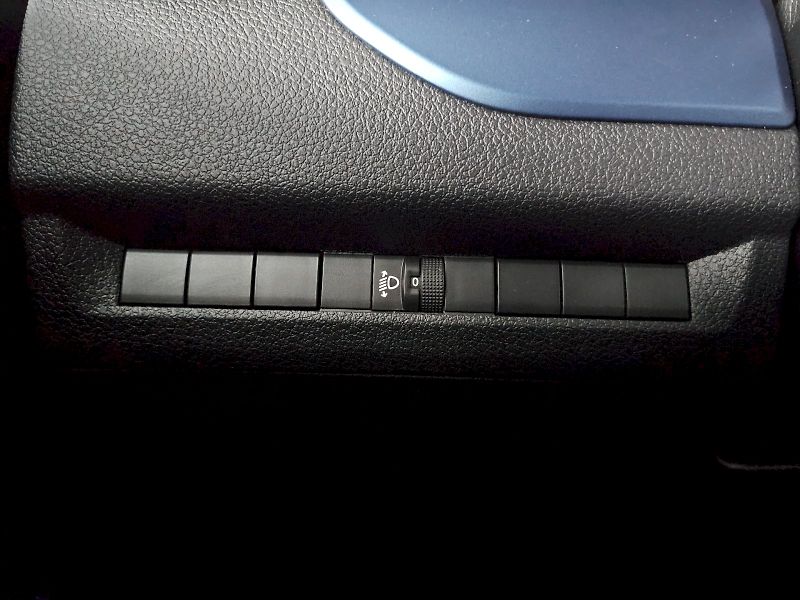 Peugeot Traveller (2017) 2.0HDi 130kW 8AT 8MÍST - fotka 27 z 30