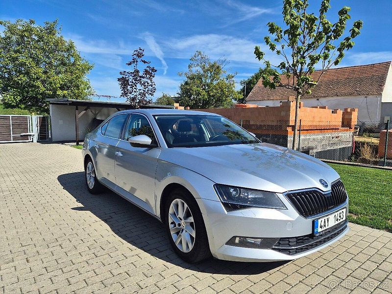 Škoda Superb (2015) - fotka 3 z 12