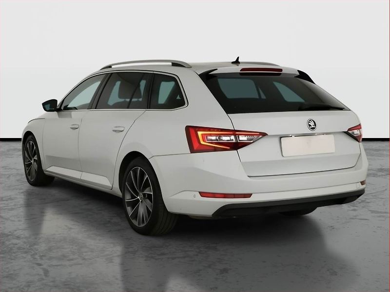 Škoda Superb (2018) Laurin&Klement 2.0 TDI 4x4 - fotka 4 z 20