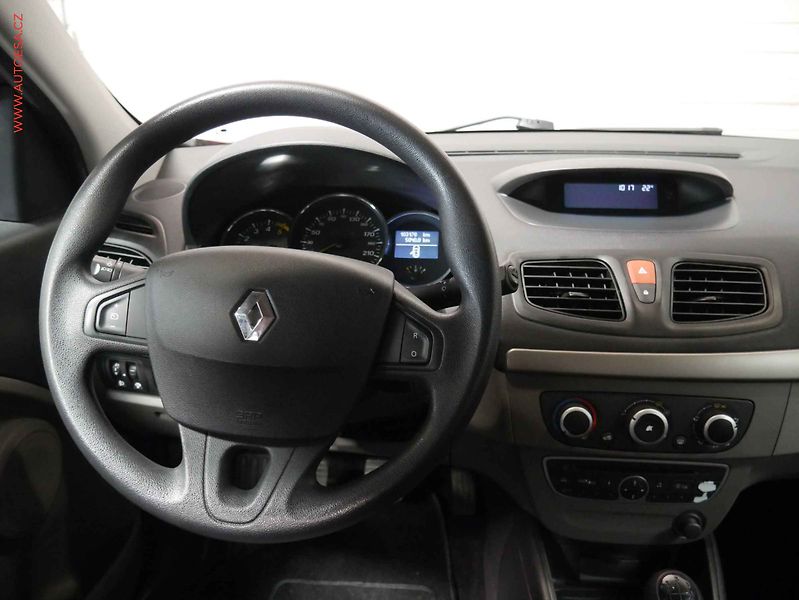 Renault Mégane (2010) 1.5 dCi, 2.maj,ČR, AC, temp - fotka 11 z 19