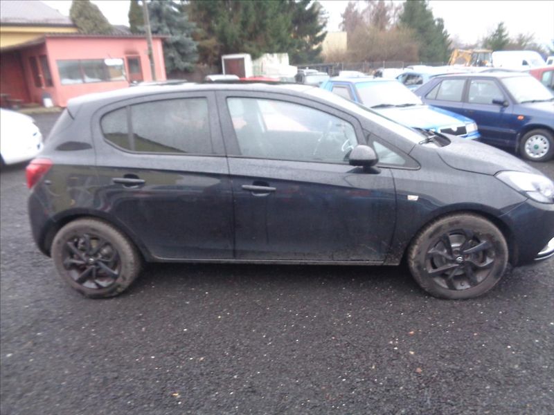 Opel Corsa 1,4 - fotka 4 z 14