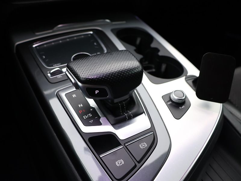Audi Q7 3,0 TDI 200kW quattro 1.Maj. - fotka 22 z 32