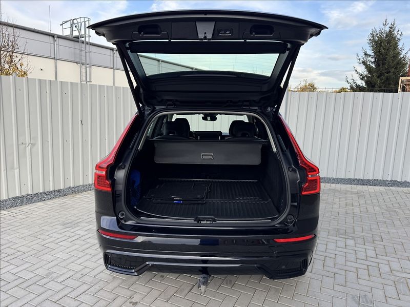 Volvo XC60 2,0 T8 AWD Recharge Plus Dark - fotka 13 z 50