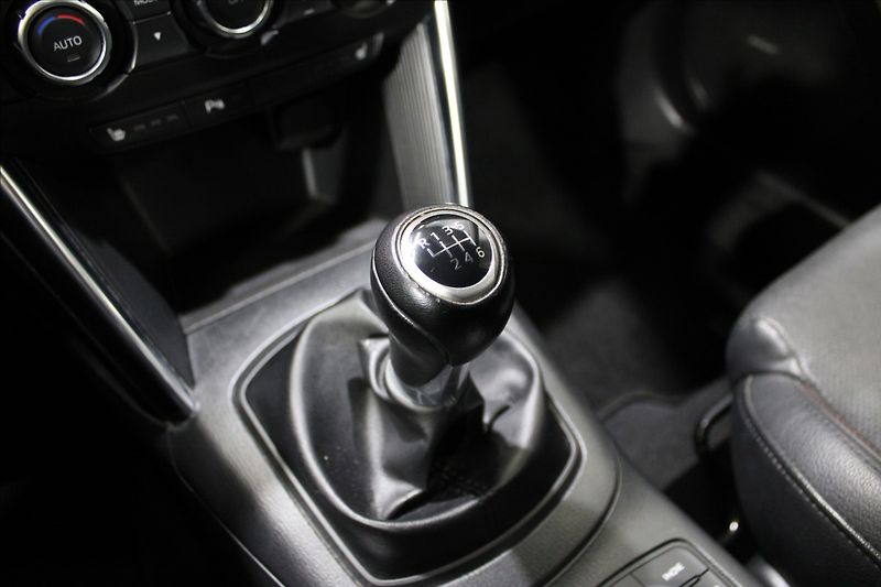 Mazda CX-5 2,0 Skyactiv AWD - fotka 26 z 33