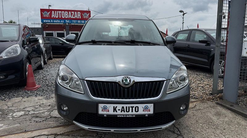 Škoda Roomster (2010) 1.2TSi 77kW *DSG*ALU*Klima* - fotka 2 z 22