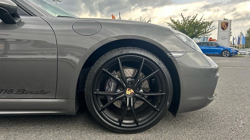 Porsche Boxster 718 - fotka 10 z 29