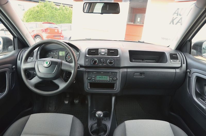 Škoda Fabia (2012) 1.2i ACTIVE / VYHŘ. SEDADLA - fotka 15 z 28