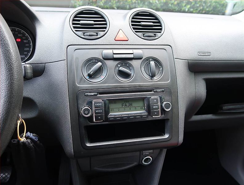 Volkswagen Caddy (2008) 1.4 i, 5Míst - fotka 12 z 16