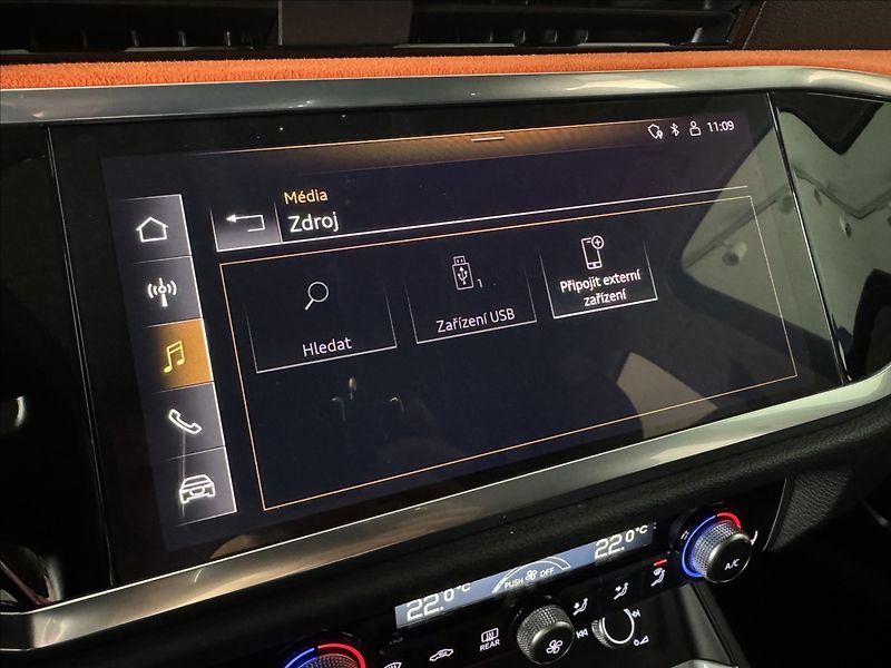 Audi Q3 1,5 TFSi  Advanced Záruka Assi - fotka 32 z 40