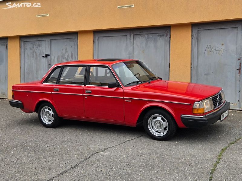 Volvo 240 (1979) 2.4 D6 Top Karoserie a lak - fotka 13 z 31
