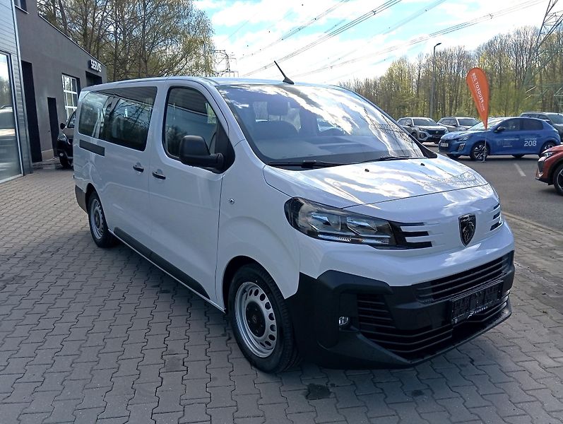 Peugeot Expert (2026) Combi L3 2.2 BlueHDi 150 MAN6 - fotka 1 z 23