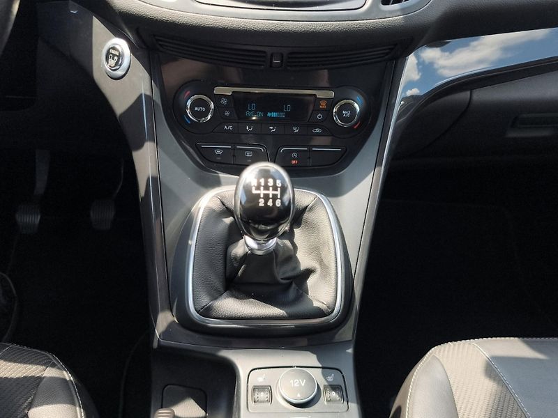Ford Kuga (2016) 1.5 EcoBoost 110kW, Serv. knih - fotka 17 z 21