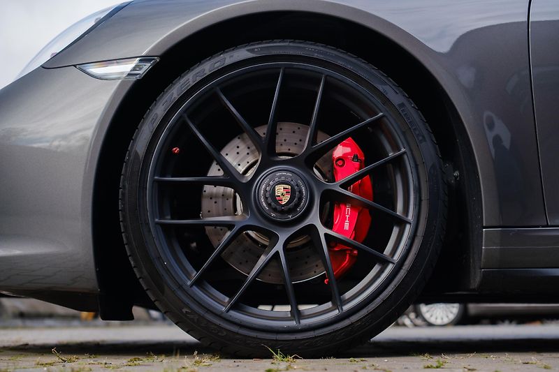Porsche 911 Carrera 4 GTS Lift 331kWCabrio - fotka 47 z 52