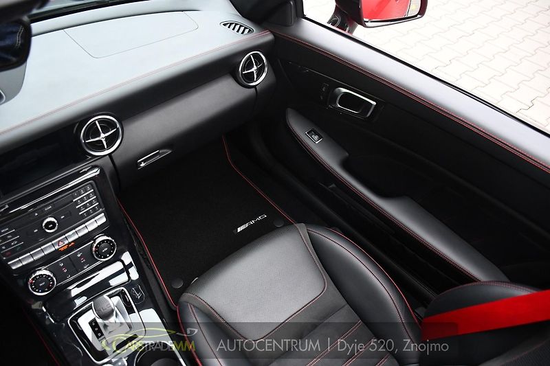 Mercedes-Benz SLC 43 AMG  - fotka 25 z 57