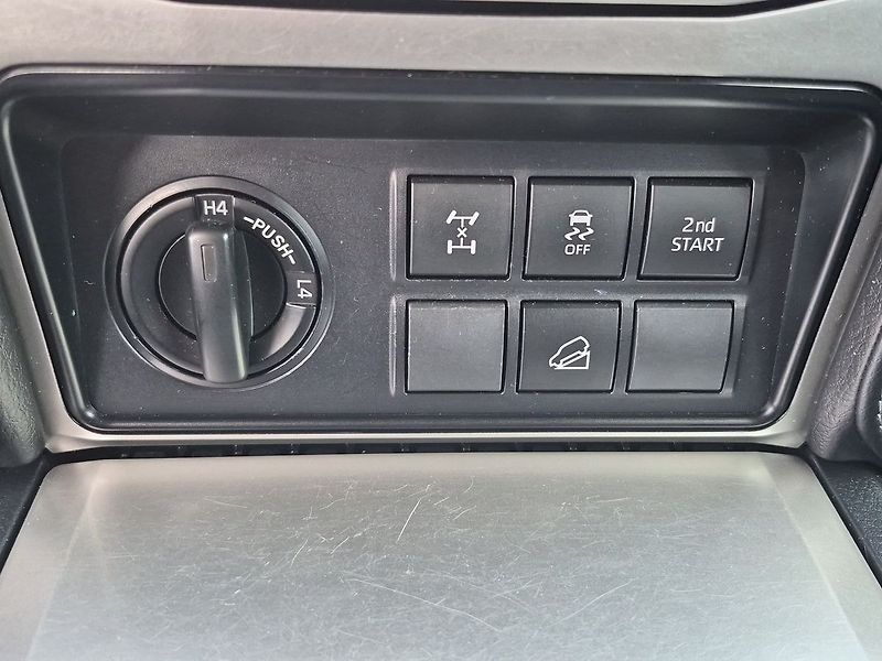 Toyota Land Cruiser LC 150 2,8 D-4D 4x4 6AT Comfor - fotka 21 z 29