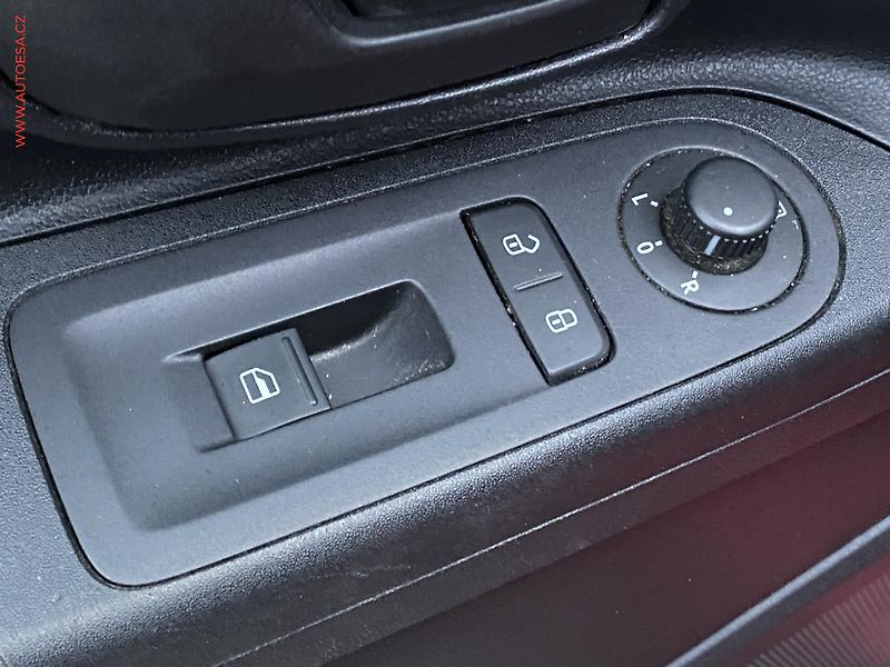 Škoda Citigo (2013) 1.0 MPi, Sport, výhřev sed, - fotka 11 z 15