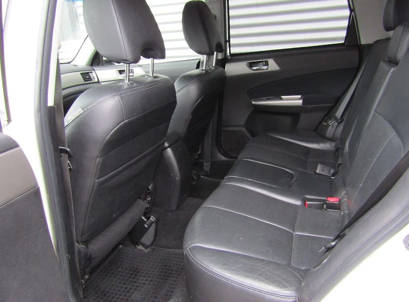 Subaru Forester (2009) 2,5 XT 5MT 169 kW ČR 1. maj. - fotka 9 z 24