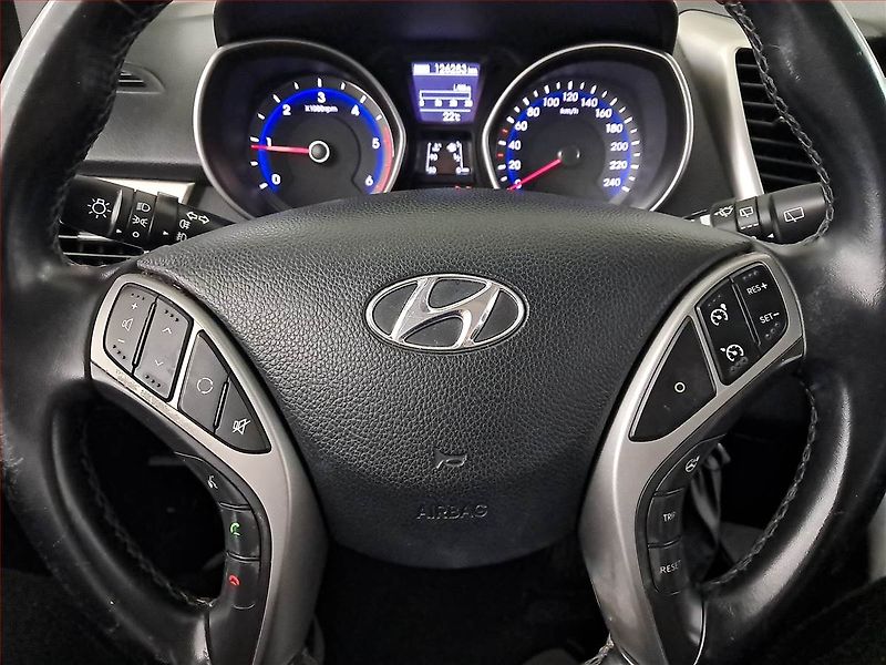 Hyundai i30 (2016) 1.6 CRDi, Tempomat - fotka 15 z 16
