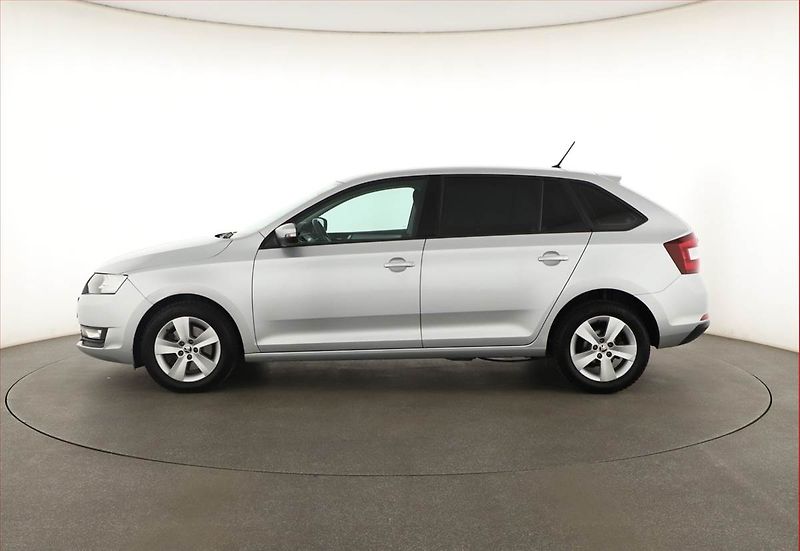 Škoda Rapid (2018) Spaceback 1.0 TSI, Serv.kniha - fotka 3 z 14