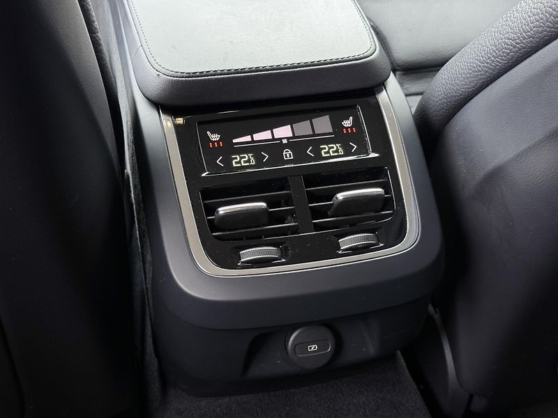 Volvo V90 CC B5 AWD (benzín) //REZERVACE - fotka 15 z 46