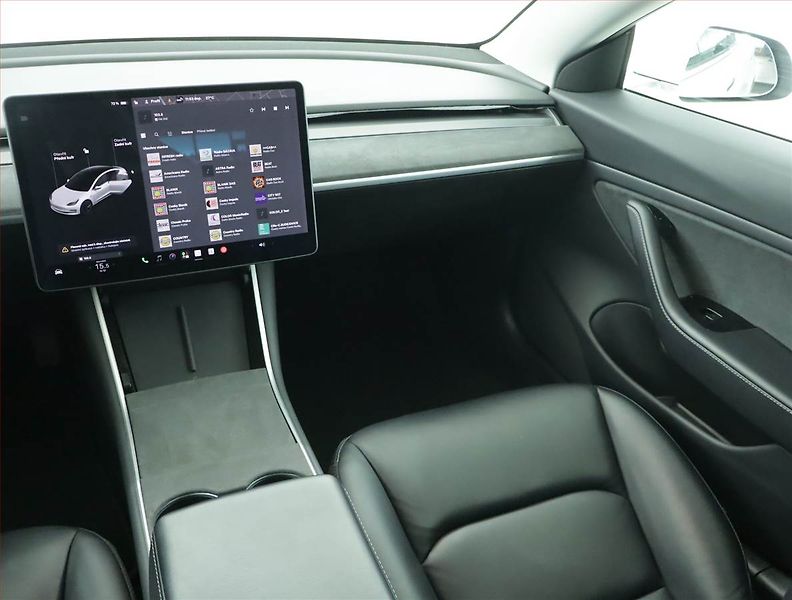Tesla Model 3 (2019) Std Range Plus 52kWh, SoH 83% - fotka 8 z 22