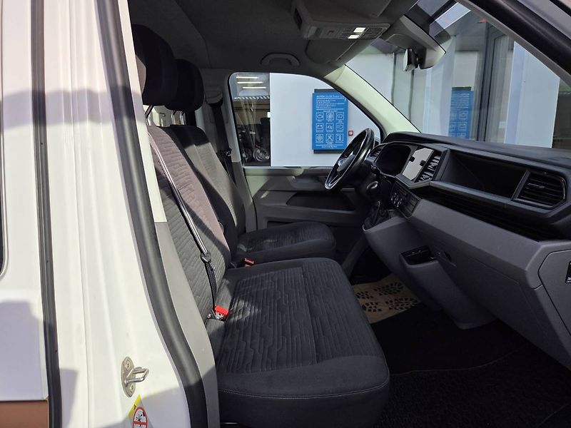 Volkswagen Caravelle (2022) 2.0 TDI DSG Long 9míst WEBASTO - fotka 40 z 43