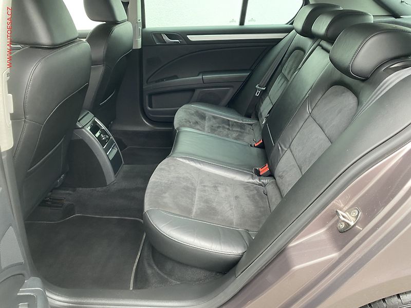 Škoda Superb (2012) 2.0 TDi, Ambition - fotka 10 z 17