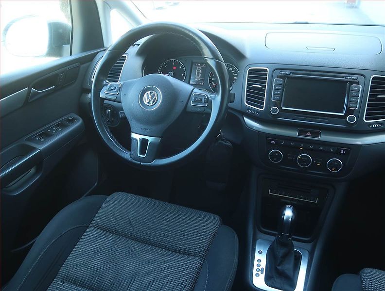Volkswagen Sharan (2014) 2.0 TDI, Automat, Serv.kniha - fotka 7 z 15