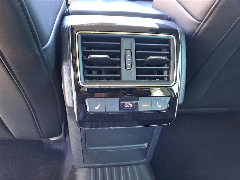 Škoda Superb 2,0 TDI DSG 4x4 - fotka 15 z 22