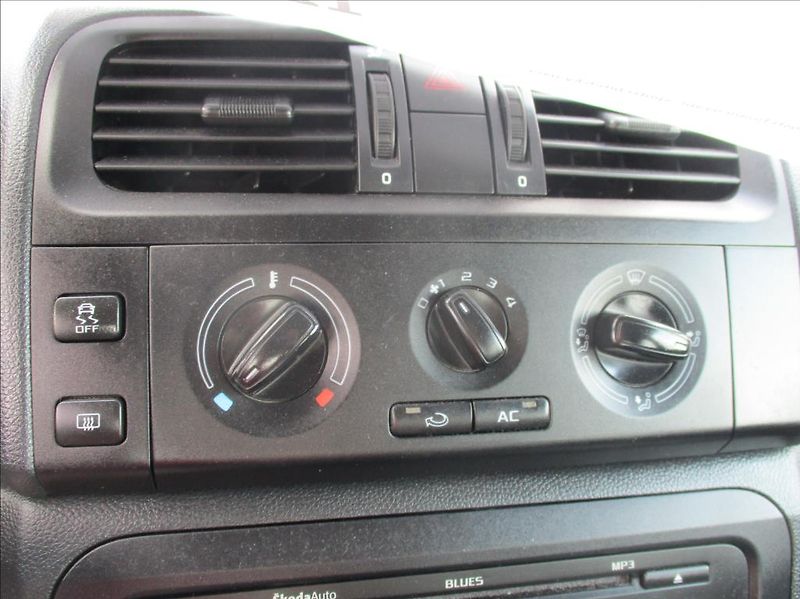Škoda Fabia 1,2 TSI, klima, serv.kniha, - fotka 20 z 36