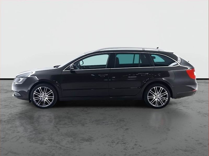 Škoda Superb (2015) Comfort 2.0 TDI, Navi, Xenony - fotka 3 z 21
