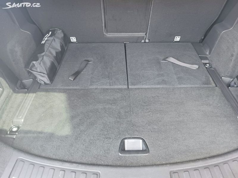 Land Rover Discovery Sport 2.0 HSE 180AUT. - fotka 40 z 43
