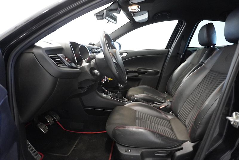 Alfa Romeo Giulietta 1.75 TBI QUADRIFOGLIO VERDE - fotka 11 z 27
